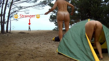 How to set up a tent on the beach naked. Video tutorial.