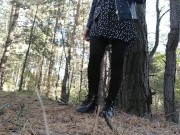 В ЛЕСУ.  ЗОЛОТОЙ ДОЖДЬ ОТ ВОЛОСАТОЙ КИСКИ - Screenshot 15 of 16 - Peeing In Public