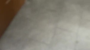 デート終わりに駅のトイレでおしっこ　Peeing in the station bathroom after a date