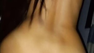 Hermosa flaquita cabalgando un pija con y sin forro! Muy rico