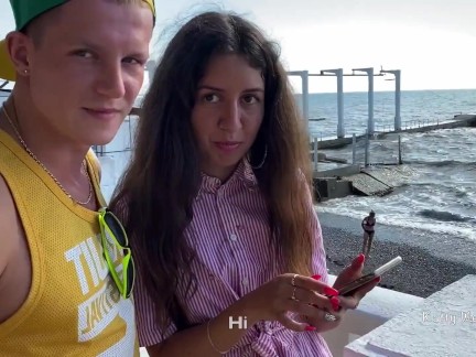 Куколду кончил в рот любовник и он вылизывает киску жены от спермы
