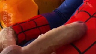 Sexy Spiderman Cums una enorme red | CAM4 Male - RedTube