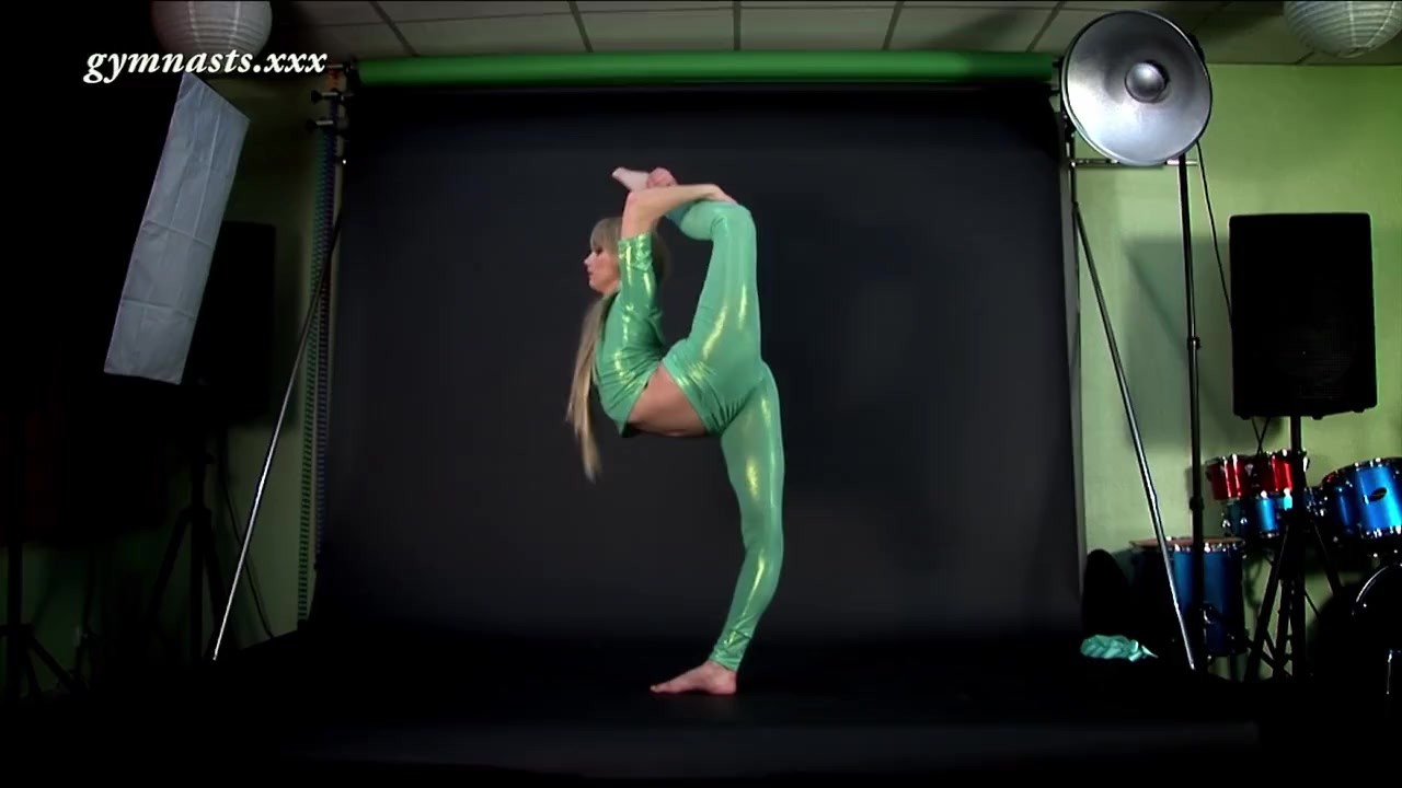 Anna Nebaskowa first time on flexyteens - RedTube