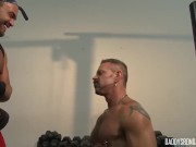 Straight guy gets a blowjob in the gym 14/16