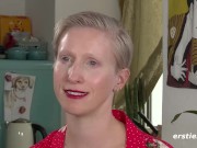 Polyamoröse Neuberlinerin macht es sich selber 7/16