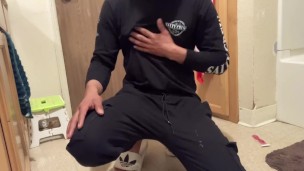 Si abres tus piernas, meteré mi pene en ti y dejare mi semen en tu vagina