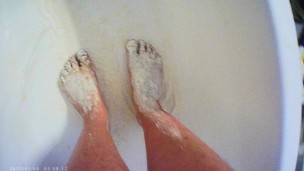 Pissing on Flour Covered Feet and Toes
