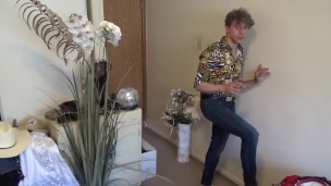 Direct Dude asks Maolo for Stripping & Jerkoff Session!
