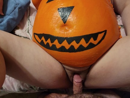 Sexy pregnant pumpkin squirting on big cock