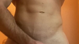 Big dick muscle dude wanks and cums on a kitchen table/fans.ly/ArchiPan