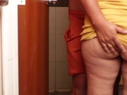 Hermanastra follada en el baño antes de sus clases virtuales 3/16