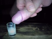 Nederlands sperma sletje krijgt een opgespaard vol glaasje sperma in haar mondje - Past maar net💦🥛 2/16