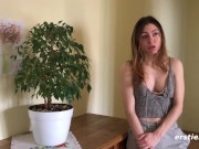 Lina Uses a Dildo on Her Wet Pussy 12/16