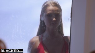 BLACKED BBC-crazy Sonya seduces competition judge