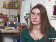 M&uuml;nchnerin stellt sich vor und masturbiert 10/16