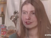 M&uuml;nchnerin stellt sich vor und masturbiert 12/16