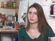 M&uuml;nchnerin stellt sich vor und masturbiert 9/16