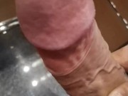 Faccio esplodere di sperma il mio enorme cazzo canario 12/16