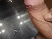 Faccio esplodere di sperma il mio enorme cazzo canario 16/16