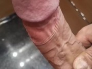 Faccio esplodere di sperma il mio enorme cazzo canario 6/16