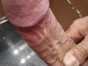 Faccio esplodere di sperma il mio enorme cazzo canario 7/16