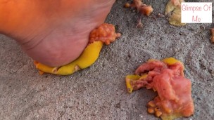 Feet and Guava fruit (feet fetish)👣 - GlimpseOfMe