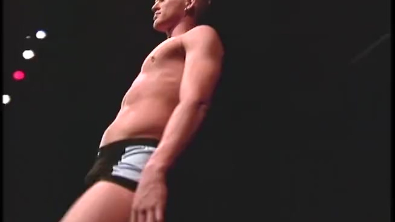 MUSCLE MODELS UNDRESS & STRIP TOGETHER BACKSTAGE - Free Sex Video - RedTube