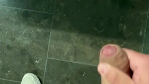 Jerking and cumming on the toilets of Madrid airport