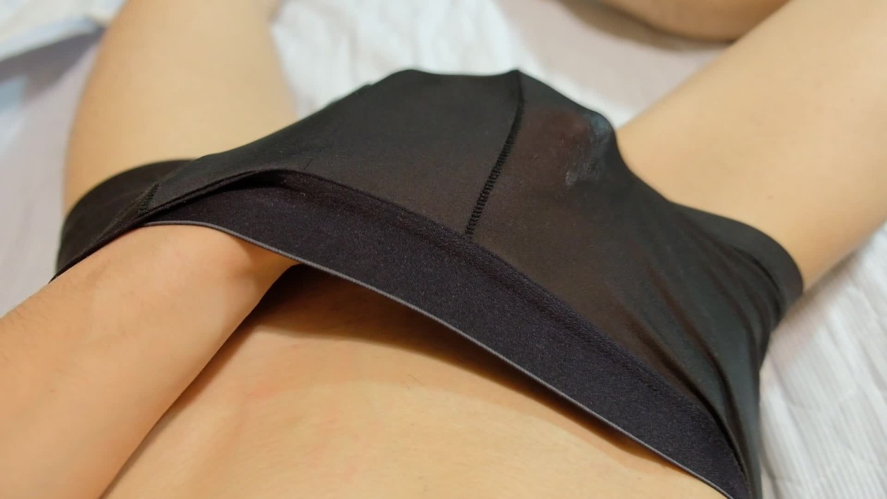 【パンツ内射精】パンツの上からローション垂らしてそのままパンツの中に大量射精 - RedTube