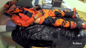 foxgear and blue gloves