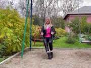 МУЖЧИНА ПОСТОЯННО ПЯЛИТЬСЯ НА БАБ И СИСЬКИ - Screenshot 10 of 16 - HD