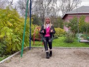 МУЖЧИНА ПОСТОЯННО ПЯЛИТЬСЯ НА БАБ И СИСЬКИ - Screenshot 7 of 16 - HD