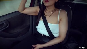 ¡Y así fue como me di a mi amiga de la Universidad!