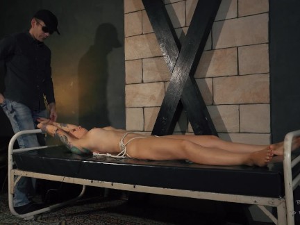 Bound orgasm - Anette - Minnie Manga - Marcus - Orgasm on the old steelbed - Hitachi - Bondage
