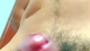 Pene peludo quiere eyacular