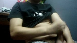 Pinoy jacking off while watching porn in silent