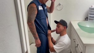 DL Mechanic Guy With Curious Customer 