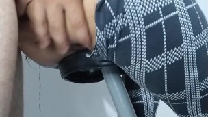 Meu personal veio me dar uma aula em casa e me comeu enquanto eu pedalava