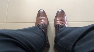 Shoe sniffing POV - Italian leather dress shoes smell so good deep breathing - Manlyfoot 👞 👃