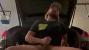 Country boy uses his trailer hitch