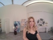 Busty Babe Freya Mayer Is Determined To Make This Sale 3/16