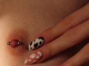 СТРИПТИЗ КРАСОТКИ В СЕТЧАТЫХ ЧУЛКАХ. ОНА ЛЮБИТ ПОКАЗЫВАТЬ ДЕВСТВЕННЫЕ ДЫРКИ 15/16