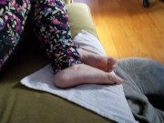 Ignore Footjob While She Plays Her Game 14/16