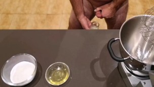 Ultimo giorno di raccolta della sborra e preparazione delle meringhe al profumo di sperma! 