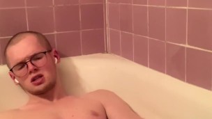 Big Dick jock moaning a lot jerking in the bathtub pt2