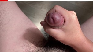 ゲイが夕方からバキバキチンポをシコシコして大量射精／Gay chewy cock from the evening and mass ejaculation