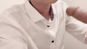 【BL】トイレ中に手コキして欲しいと言われ抜いてあげるイケメン社会人