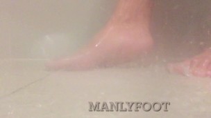 Hot steamy male feet in hotel shower hope you cum join me - Manlyfoot