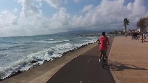 Very RISKY Public PEE among bikers and pedestrians