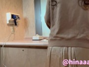 【個人撮影】両親が近くにいるのに実家の洗面所でオナニーしちゃう変態！ - Screenshot 1 of 16 - HD